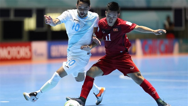 Các tuyển thủ futsal Việt Nam chơi đầy chững chạc