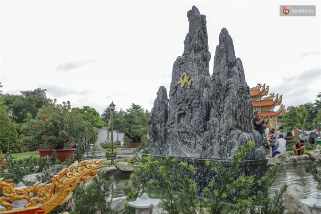 Cập nhật: Các nghệ sĩ đến thăm đền thờ Tổ trị giá 100 tỷ của Hoài Linh - Ảnh 26.