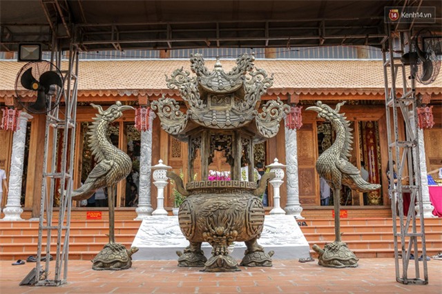 Cập nhật: Các nghệ sĩ đến thăm đền thờ Tổ trị giá 100 tỷ của Hoài Linh - Ảnh 27.