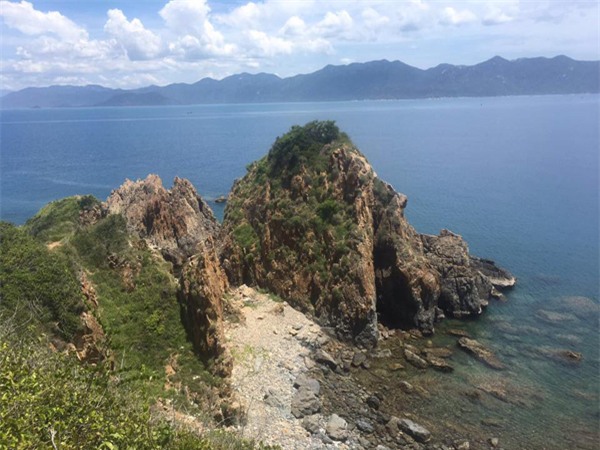 Phan Như Thảo hào hứng khoe biệt thự triệu đô được chồng xây tặng - Ảnh 6.