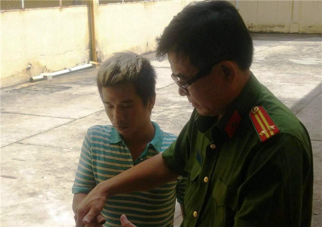 giết người tình, tẩm xăng, công an, quận 5, đầu thú