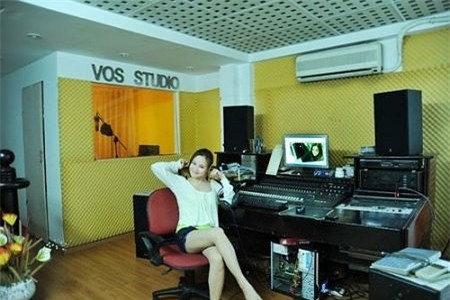 Cuộc sống như “bà hoàng” của Vy Oanh sau khi lấy chồng đại gia - Ảnh 23.