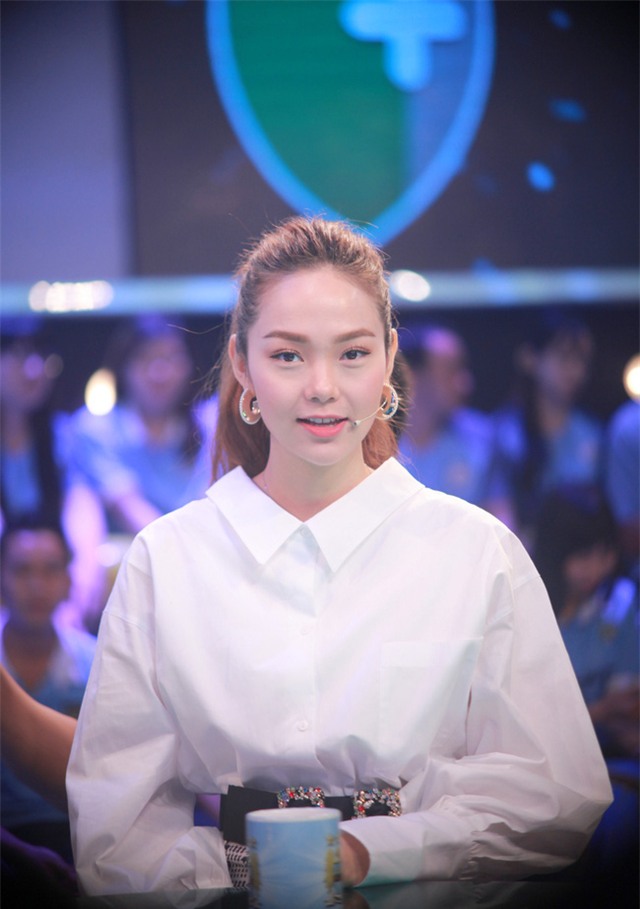 Minh Hằng và Lan Phương nói về chiến tích của tuyển futsal Việt Nam - Ảnh 1.