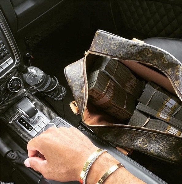 Đây là cách hội con nhà giàu tại Anh chào đón năm học mới - Ảnh 17.