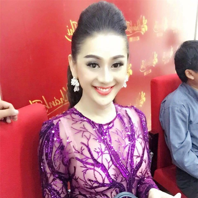 Lâm Chi Khanh bị phê phán vì mặc hở hang đi cúng Tổ - Ảnh 3.