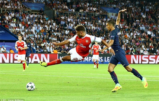 Arsenal thoát thua trước PSG trong trận đấu có 2 thẻ đỏ phút bù giờ - Ảnh 7.