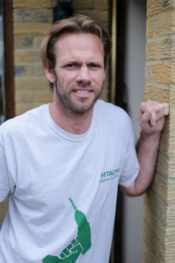 chang tho moc dep trai, chuyen khoa than sua nha o anh hinh anh 4