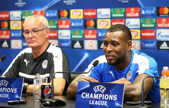 HLV Ranieri và đội trưởng Wes Morgan trong buổi họp báo trước trận