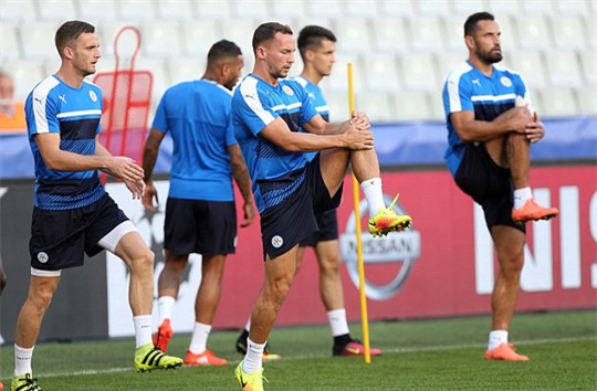 Thầy trò Ranieri háo hức ra mắt Champions League