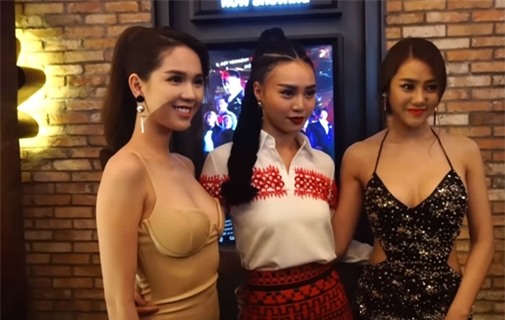 Bộ váy khiến Ngọc Trinh bối rối nhất từ trước đến nay khi đứng tạo dáng - Ảnh 16.