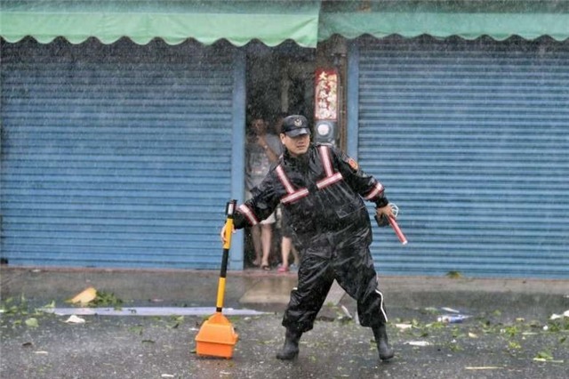 Sieu bao Meranti do bo, Dai Loan tan hoang hinh anh 3