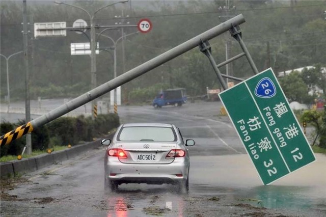 Sieu bao Meranti do bo, Dai Loan tan hoang hinh anh 5
