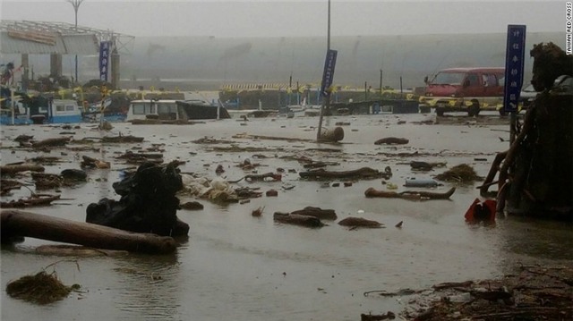 Sieu bao Meranti do bo, Dai Loan tan hoang hinh anh 9