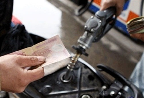 Gian lận khi đổ xăng và những thói quen tai hại