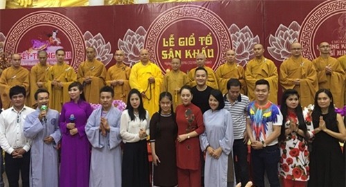 dong dao nghe si to chuc dem nhac dong vien tinh than minh thuan - 3