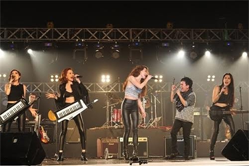 Đàm Vĩnh Hưng, Hồ Ngọc Hà, Lệ Quyên, Cẩm Ly, Đan Trường, 365 Daband, Thanh Thảo, LiveShow