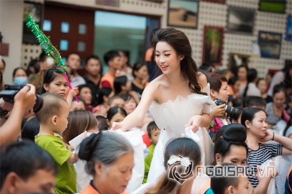 Hoa hậu Mỹ Linh dự tiệc trung thu 3