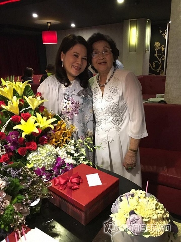 mẹ của Hoài Linh 4