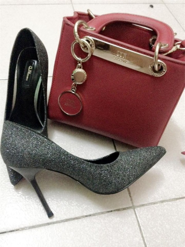 chị em khoe quà trung thu