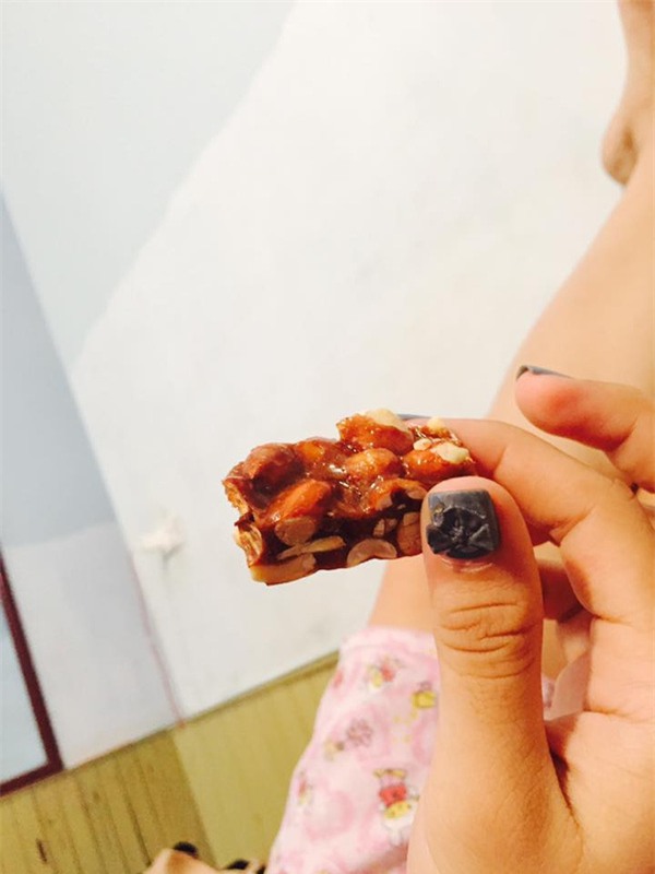 chị em khoe quà trung thu