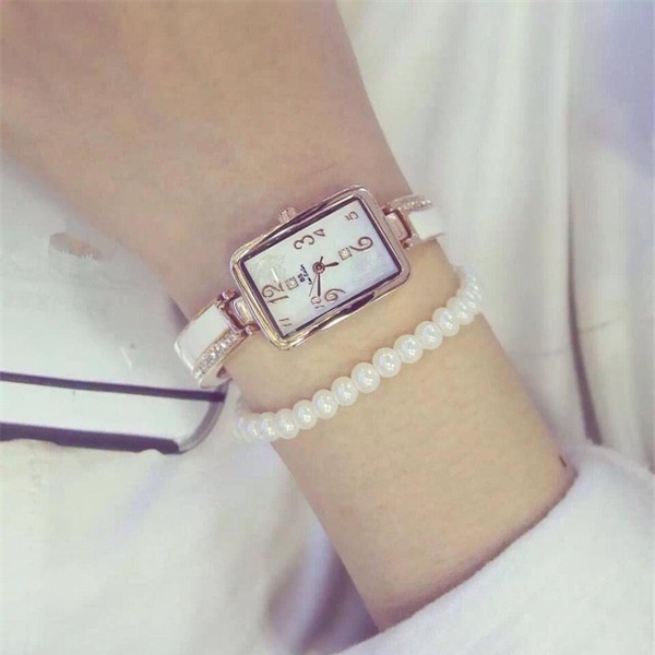 chị em khoe quà trung thu