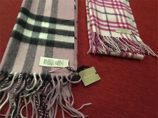 chị em khoe quà trung thu