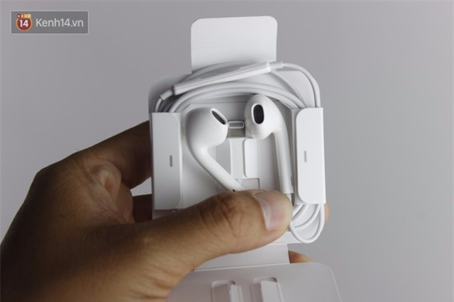 Cận cảnh iPhone 7 bản chính thức đầu tiên tại Việt Nam - Ảnh 3.