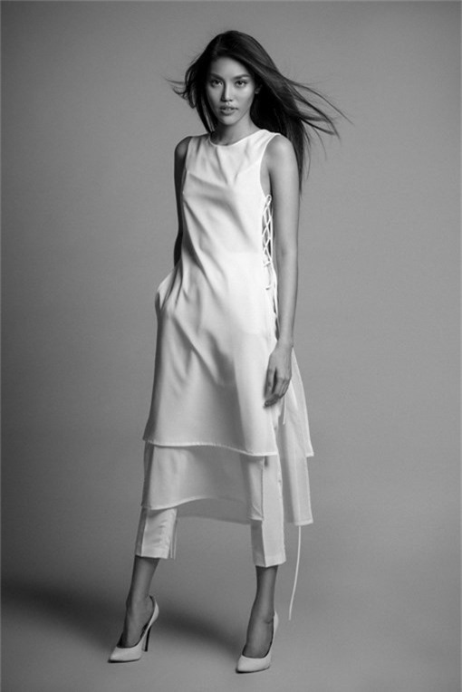 Lan Khuê bay bổng trong bộ sưu tập khoe lưng  - ảnh 16