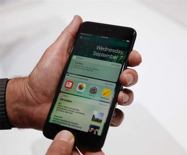 Vừa về Việt Nam: Giá iPhone 7 Plus tăng tới 4 triệu vì cháy hàng, iPhone 7 giảm giá nhẹ - Ảnh 2.