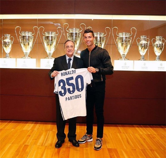 Ronaldo lam bai tap cung con trai hinh anh 2