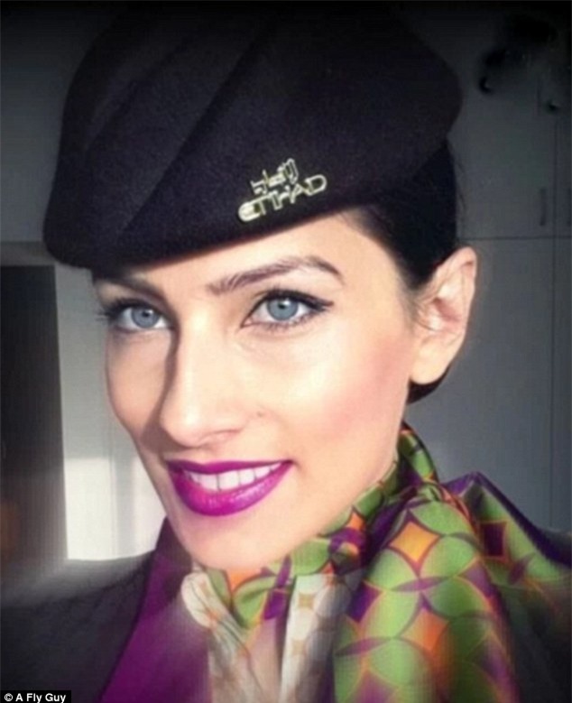 Những nữ tiếp viên hàng không xinh đẹp nhất trên toàn thế giới - Ảnh 22.