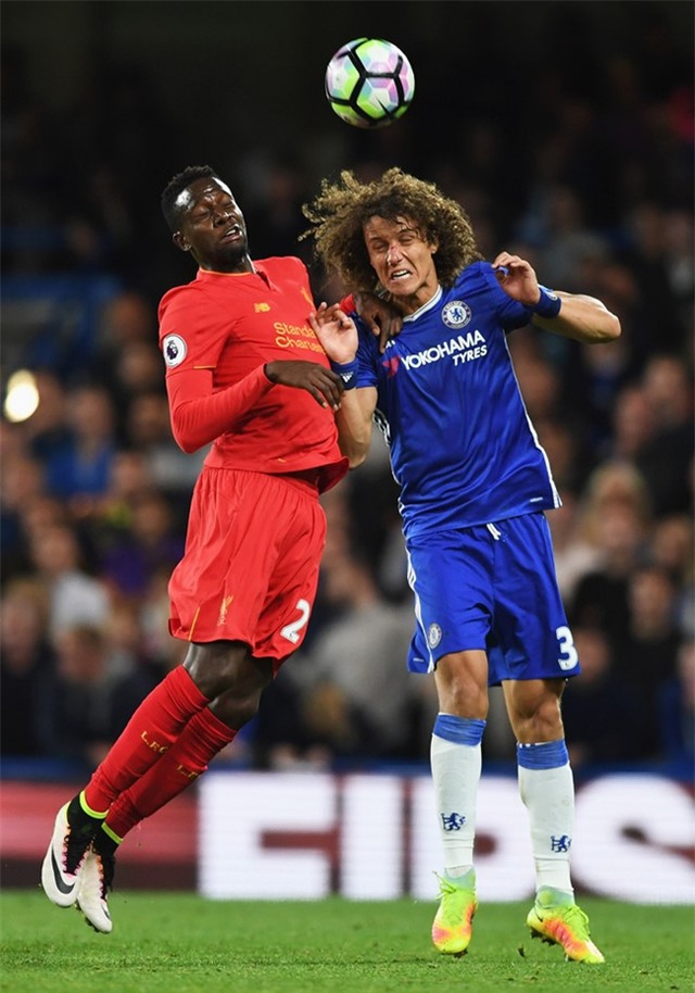 David Luiz đổ máu ở trận đầu khoác áo Chelsea mùa này - Ảnh 9.