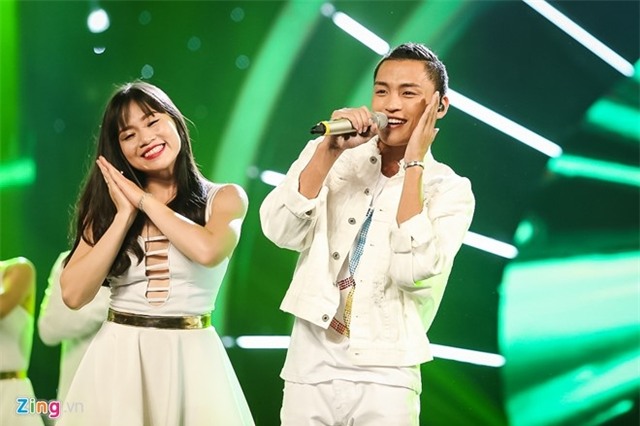 Nhac si Huy Tuan tat 'hot boy nha que' cua Vietnam Idol hinh anh 5