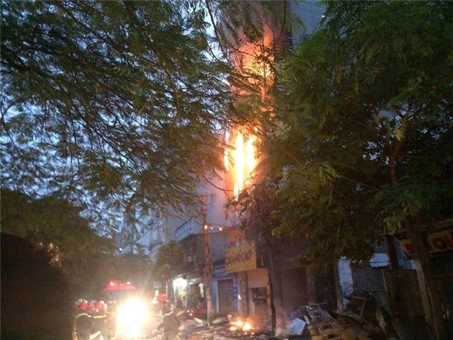 cháy, cháy quán karaoke