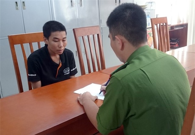 gi dao cuop xe may tai nga tu den do o ha noi giua ban ngay hinh anh 1