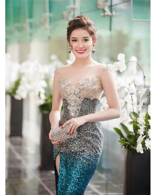 say dam 22 goc anh "dep nhu tien" cua a hau huyen my hinh anh 11