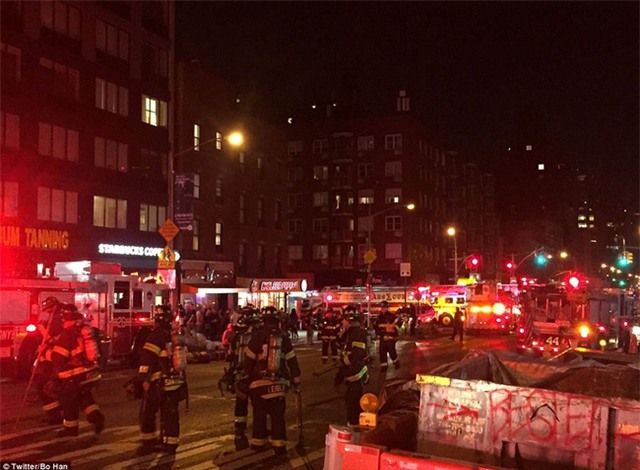 Hiện trường vụ nổ tại New York khiến hàng chục người bị thương - Ảnh 2.