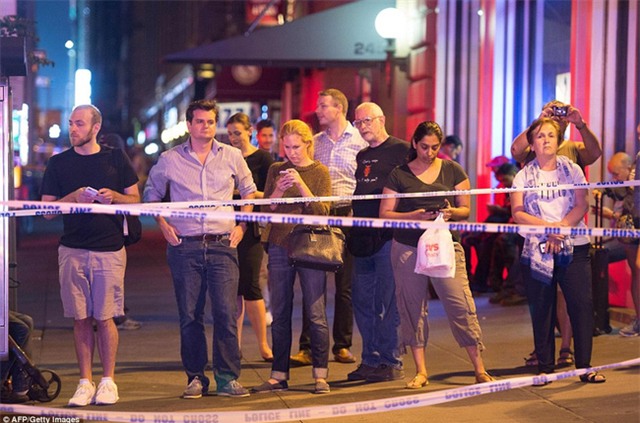 Hiện trường vụ nổ tại New York khiến hàng chục người bị thương - Ảnh 13.