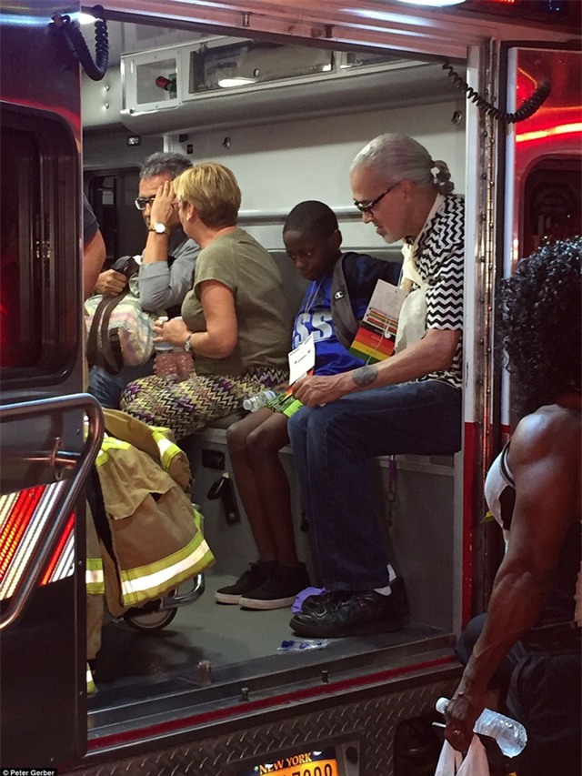 Hiện trường vụ nổ tại New York khiến hàng chục người bị thương - Ảnh 15.