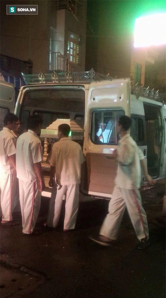 Người bố hơn 100 tuổi lặng người bên thi hài ca sĩ Minh Thuận - Ảnh 2.