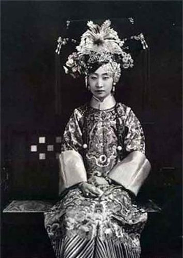 Trung Quốc: Nhan sắc xinh đẹp của 8 nàng Cách cách nổi tiếng cuối triều đại nhà Thanh - Ảnh 5.