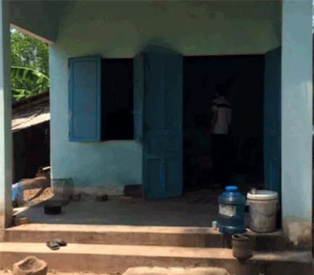 Nỗi đau không lời của cô bé “da trâu” bị mẹ cha ruồng bỏ - 1