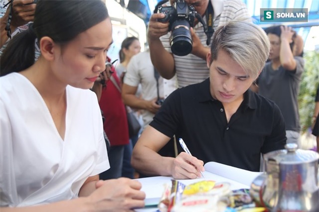 Mr Đàm khóc nấc bên thi hài ca sĩ Minh Thuận - Ảnh 15.