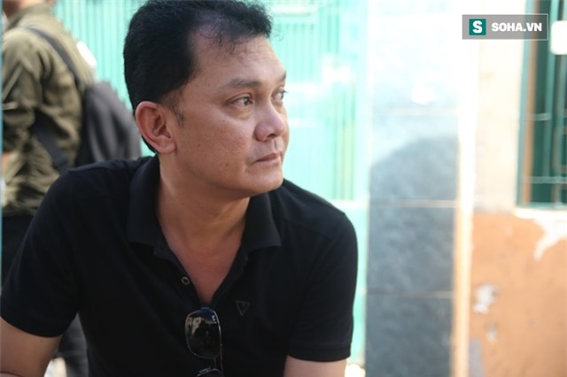 Mr Đàm khóc nấc bên thi hài ca sĩ Minh Thuận - Ảnh 8.