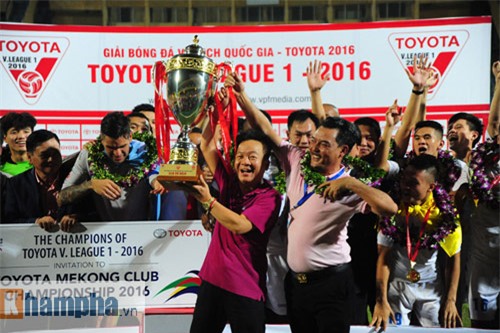 Bầu Hiển được tung hô như người hùng, HN.T&T nhận hơn 10 tỷ đồng - 5