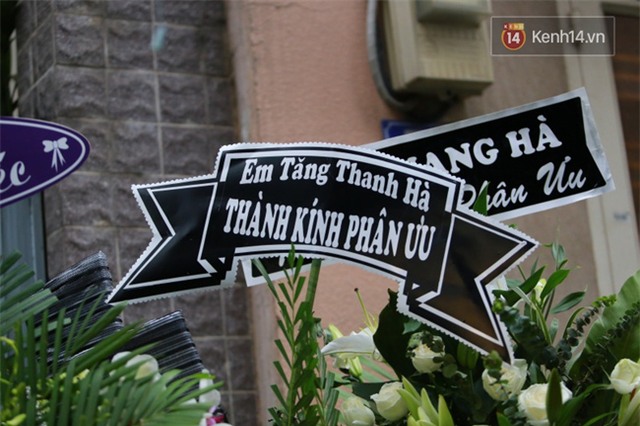 Mặc trời mưa, Noo Phước Thịnh, Minh Hằng cùng dòng người vẫn tới tiễn đưa Minh Thuận - Ảnh 11.