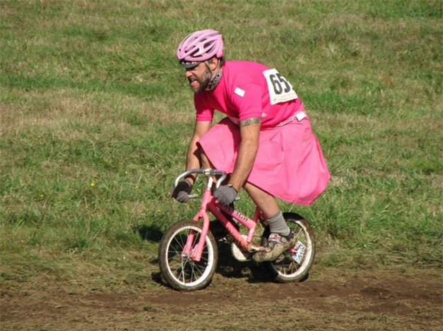 chi em chay "mat dep" voi hanh dong quai di cua anh em hinh anh 14