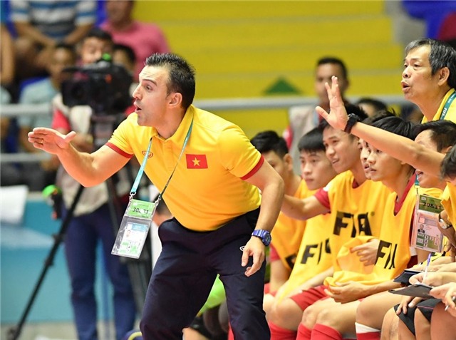 Tài năng của HLV Bruno Garcia được kỳ vọng sẽ giúp futsal Việt Nam gây bất ngờ trước Nga.