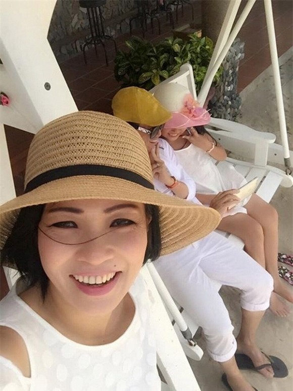 Con gái Phương Thanh đến viếng Minh Thuận 9