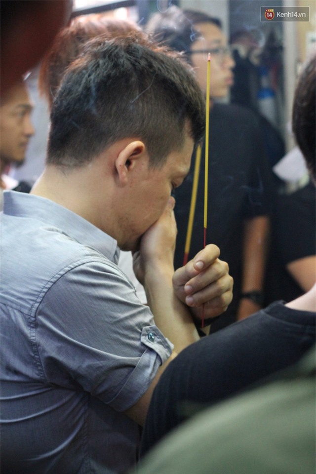 Bố Minh Thuận, Nhật Hào bật khóc xúc động trong tang lễ - Ảnh 21.
